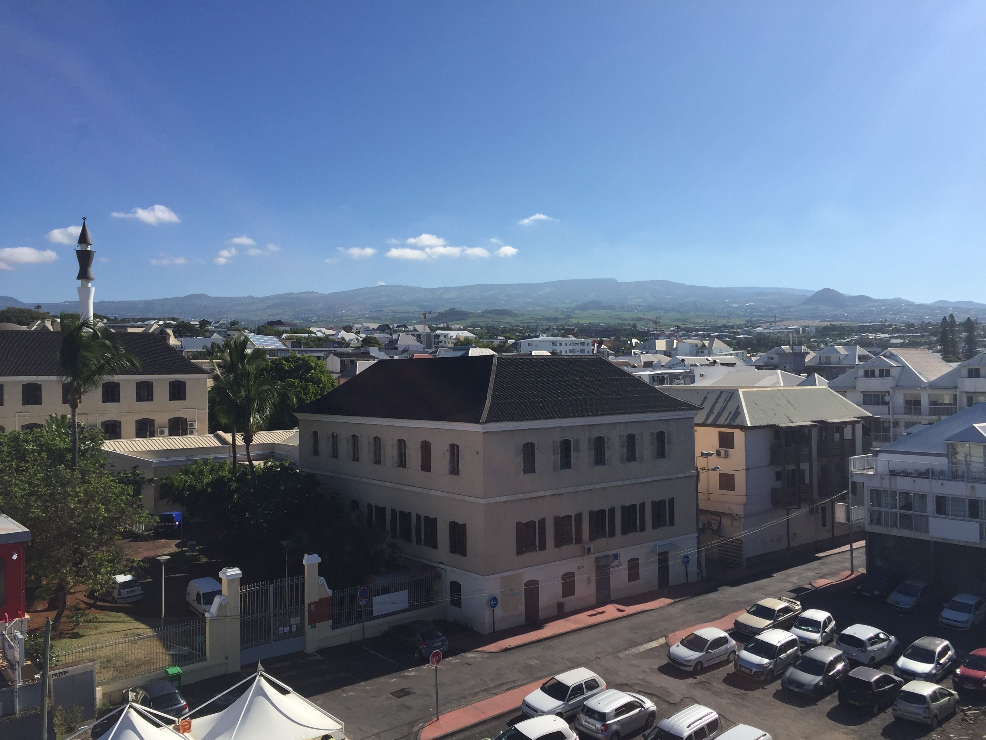 comfort room | premium bedding, in-room safe, desk, soundproofing