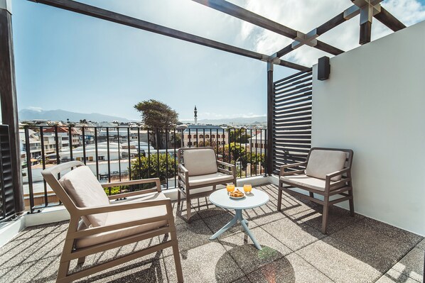 Rom – comfort | Sengetøy av topp kvalitet, safe på rommet, skrivebord og lydisolert