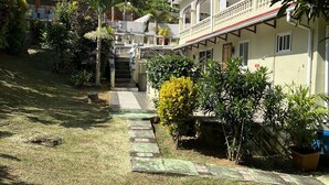 Property grounds - Chrisent Residence (Mahé Island)