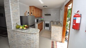 Coffee/tea maker, full-size fridge, microwave, oven - Chrisent Residence (Mahé Island)