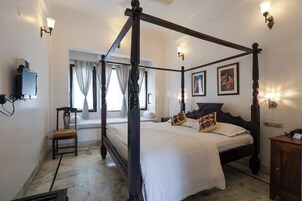 Habitación Deluxe | 1 dormitorio, ropa de cama de alta calidad, caja fuerte y escritorio