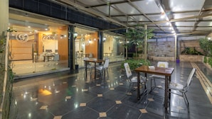 Interior entrance - Gardens Hotel (Amman)