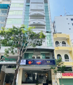 Front of property - Metro Point Ben Thanh Hotel (Ho Chi Minh City)