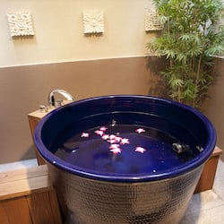 Junior Suite | Deep soaking bathtub