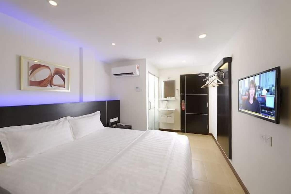 Minibar, in-room safe, blackout drapes, iron/ironing board