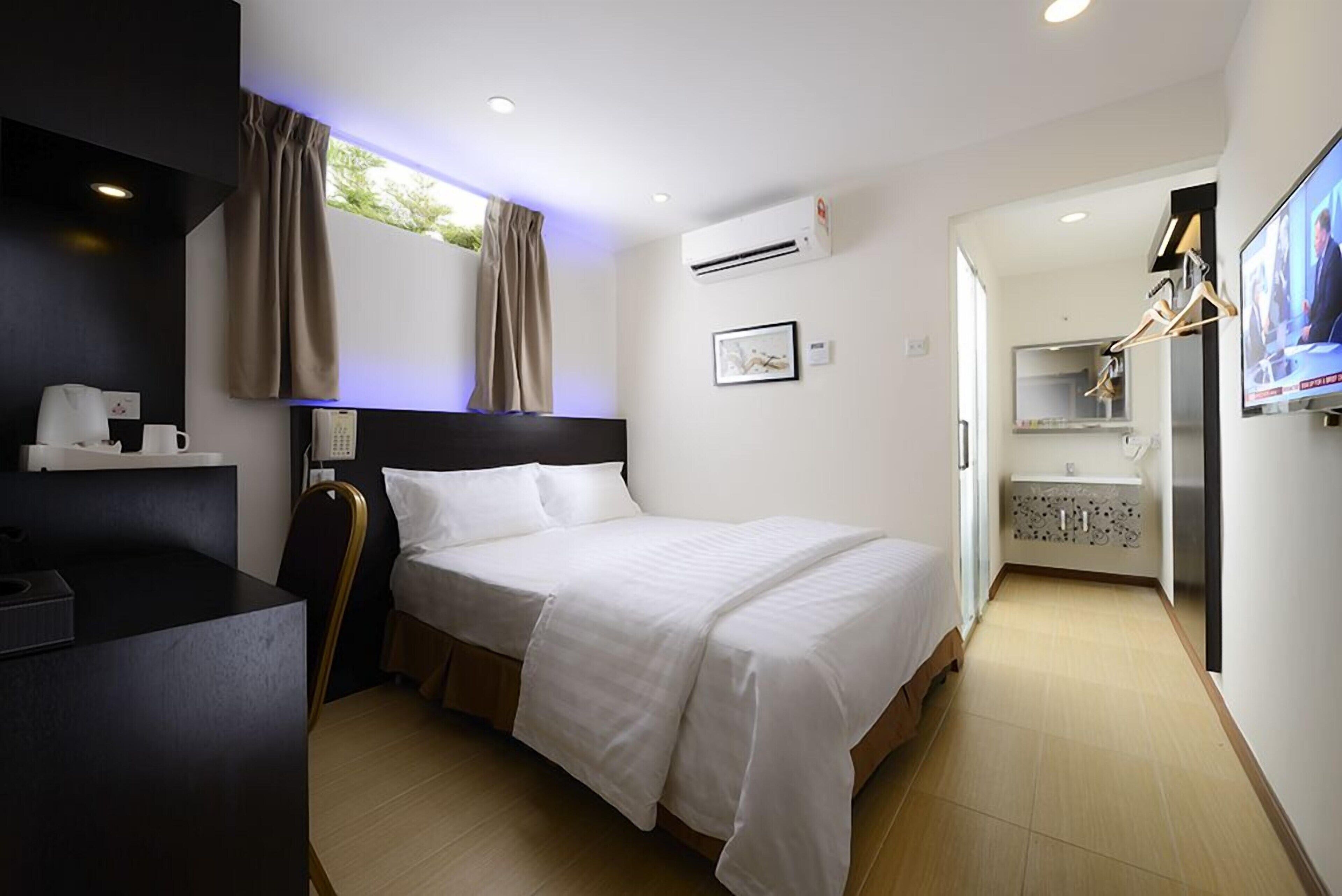 Minibar, in-room safe, blackout curtains, iron/ironing board