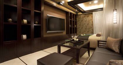 Hotel and Spa Lotus Modern – Adults Only