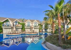 4 indoor pools, seasonal outdoor pool, pool umbrellas, sun loungers - Long Beach Alanya - Ultra All Inclusive (Alanya)