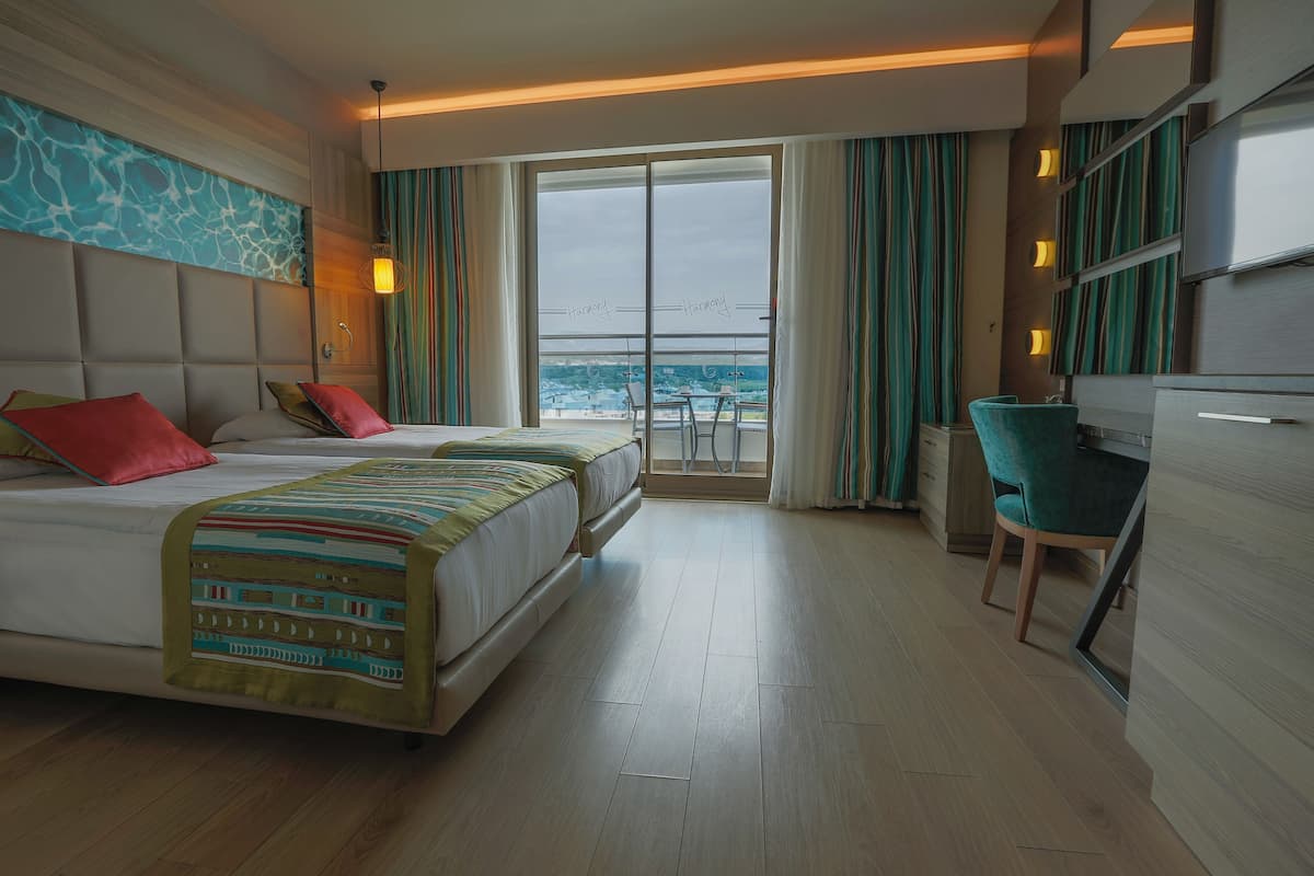 Minibar (free items), soundproofing, cribs (free), WiFi (free)