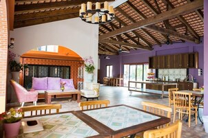 Daily buffet breakfast for a fee