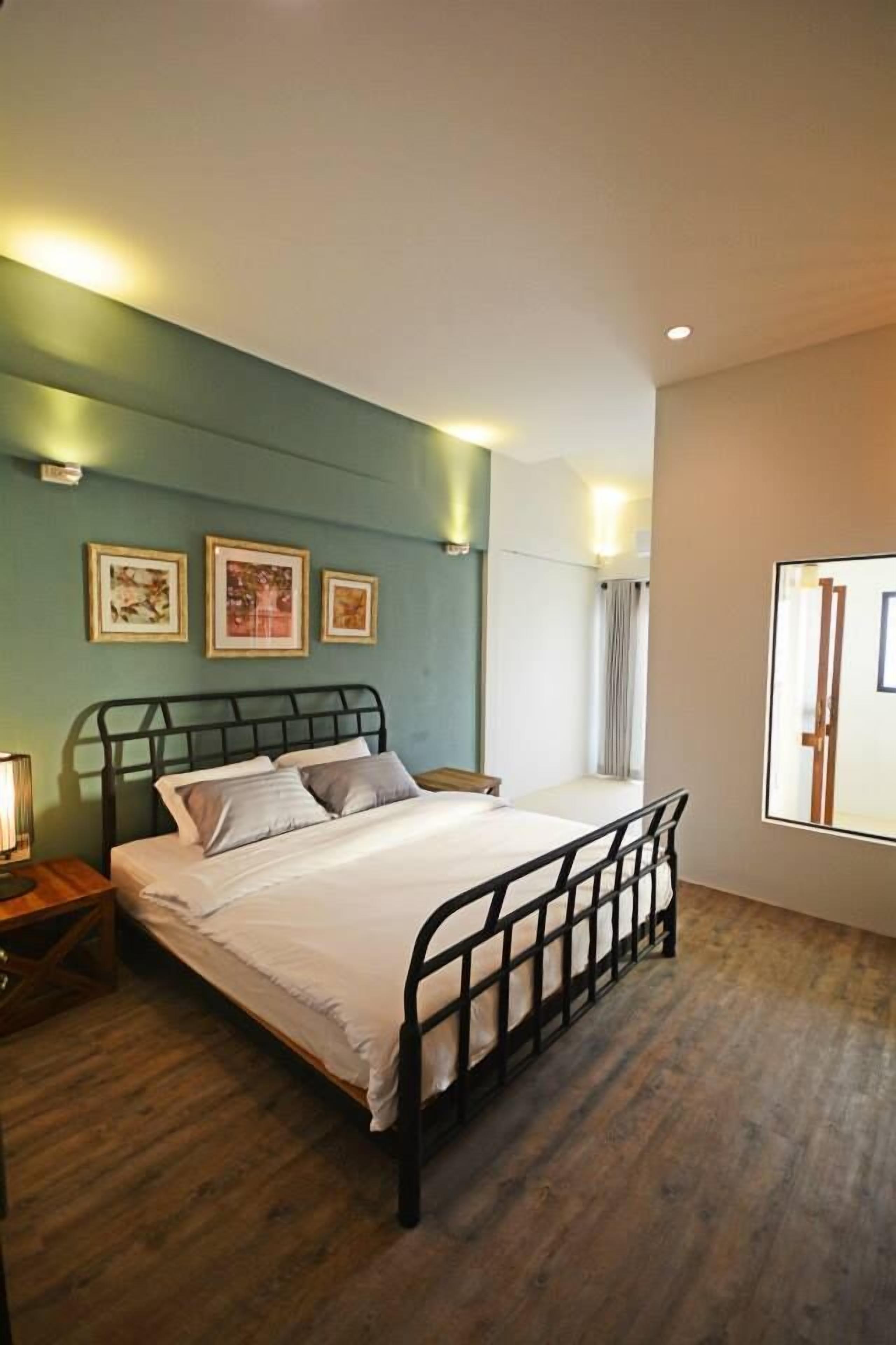 standard double room, balcony | minibar, desk, free wifi