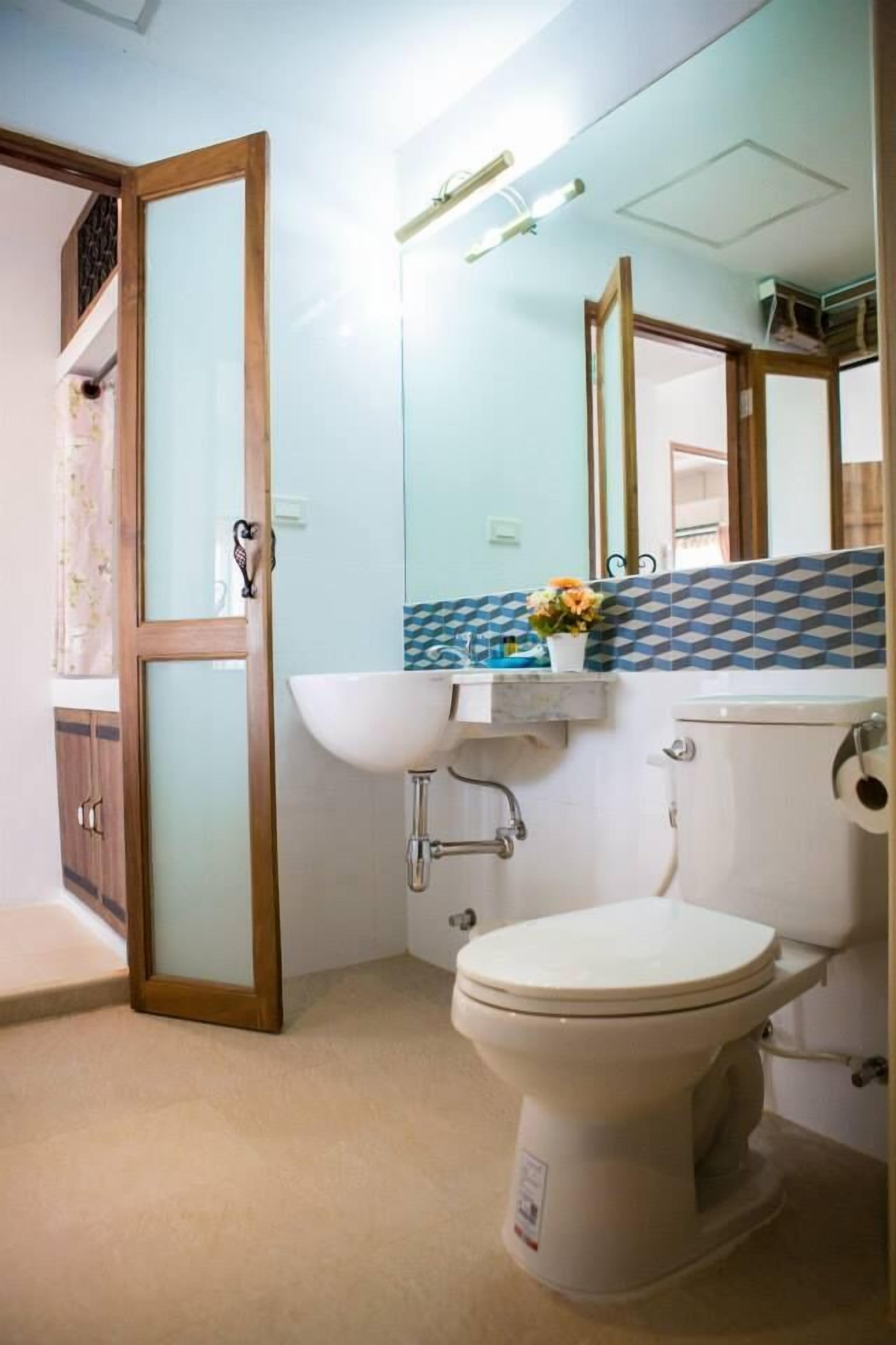 shower, free toiletries, hair dryer, bathrobes