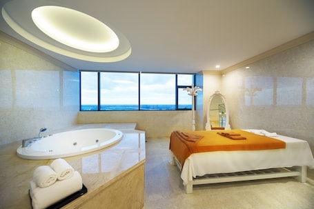 Un sauna, 16 salas de tratamiento