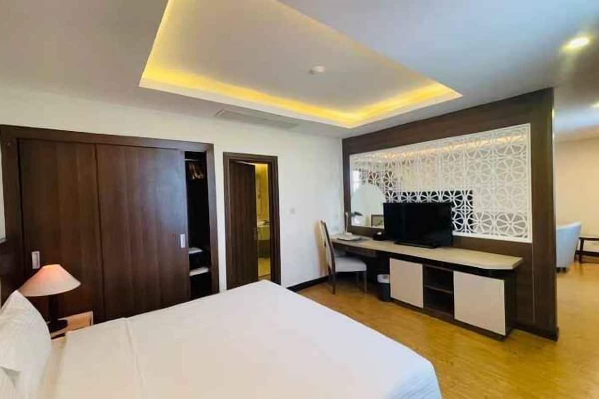 1 bedroom, minibar, desk, blackout curtains