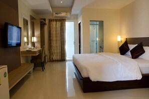 Superior Double Room | Desk, blackout drapes, free WiFi, wheelchair access