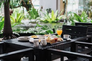 Lunch and dinner served  - Green Hotel & Resort Khon Kaen (Khon Kaen)