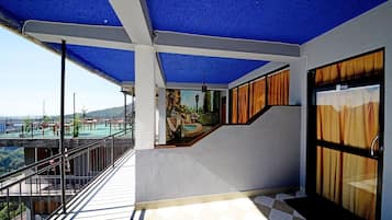 Kamar Double atau Twin Deluks | Teras/patio