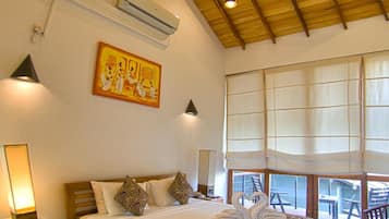 In-room safe, desk, soundproofing, rollaway beds