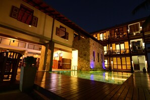 Outdoor pool, sun loungers - Elephant Trail (Udawalawa)