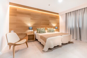 1 dormitori, caixa forta a l'habitació i cortines opaques 