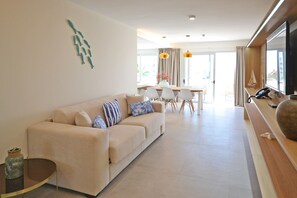 Televisor de 50 polzades amb canals per satèl·lit 