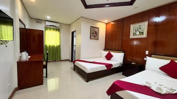 1 chambre, literie de qualité supérieure, couette en duvet d'oie, bureau