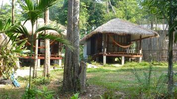 Safe på rommet, blendingsgardiner og ekstrasenger (mot et tillegg)