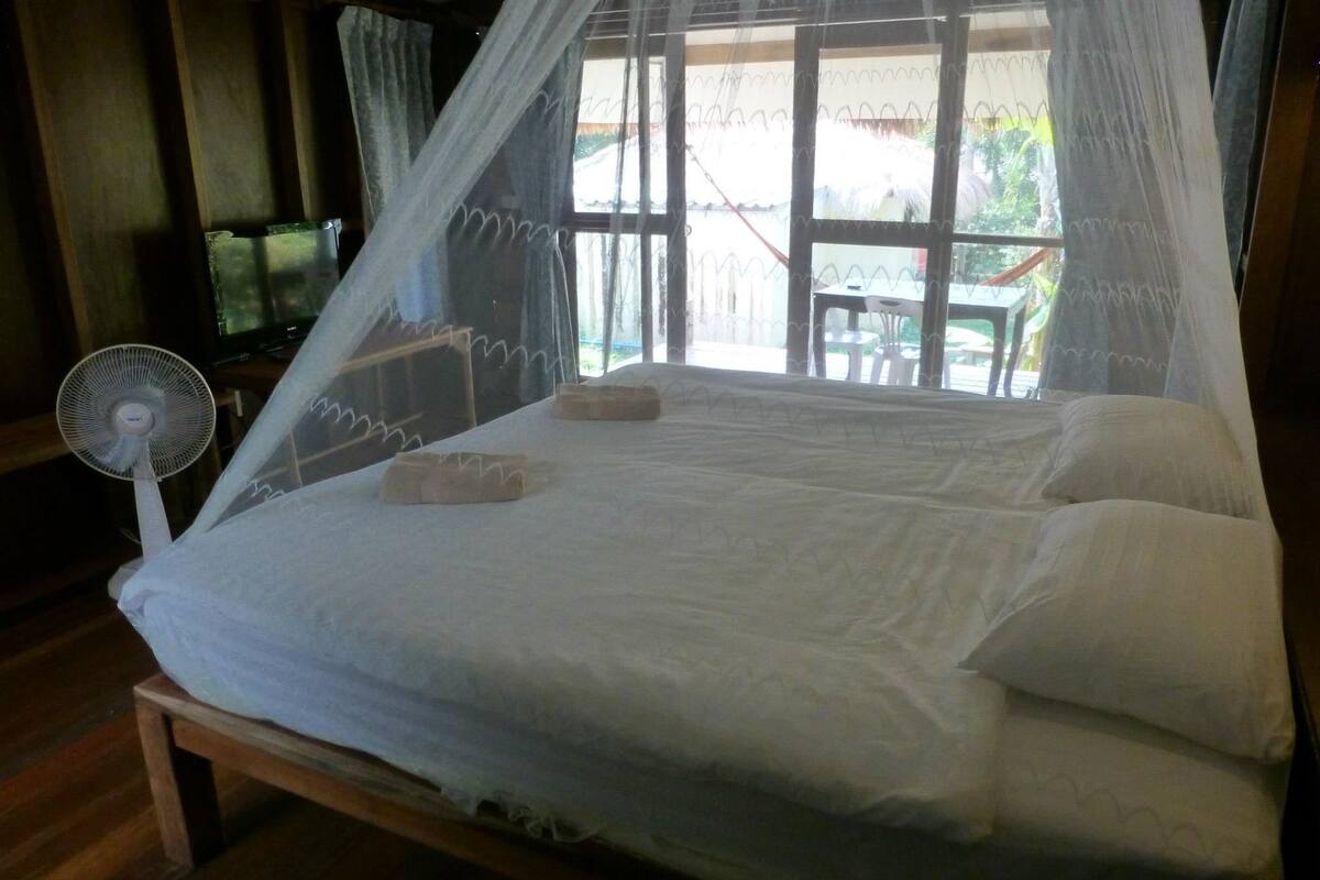 garden view fan bungalow | in-room safe, blackout curtains, rollaway beds