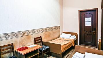 Gemeinsamer Economy-Schlafsaal | Bügeleisen/Bügelbrett, kostenlose Babybetten, kostenloses WLAN