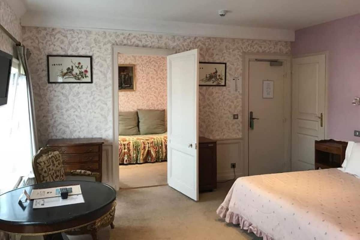 Camera Superior con 2 letti singoli | Biancheria da letto di alta qualità, minibar, una scrivania