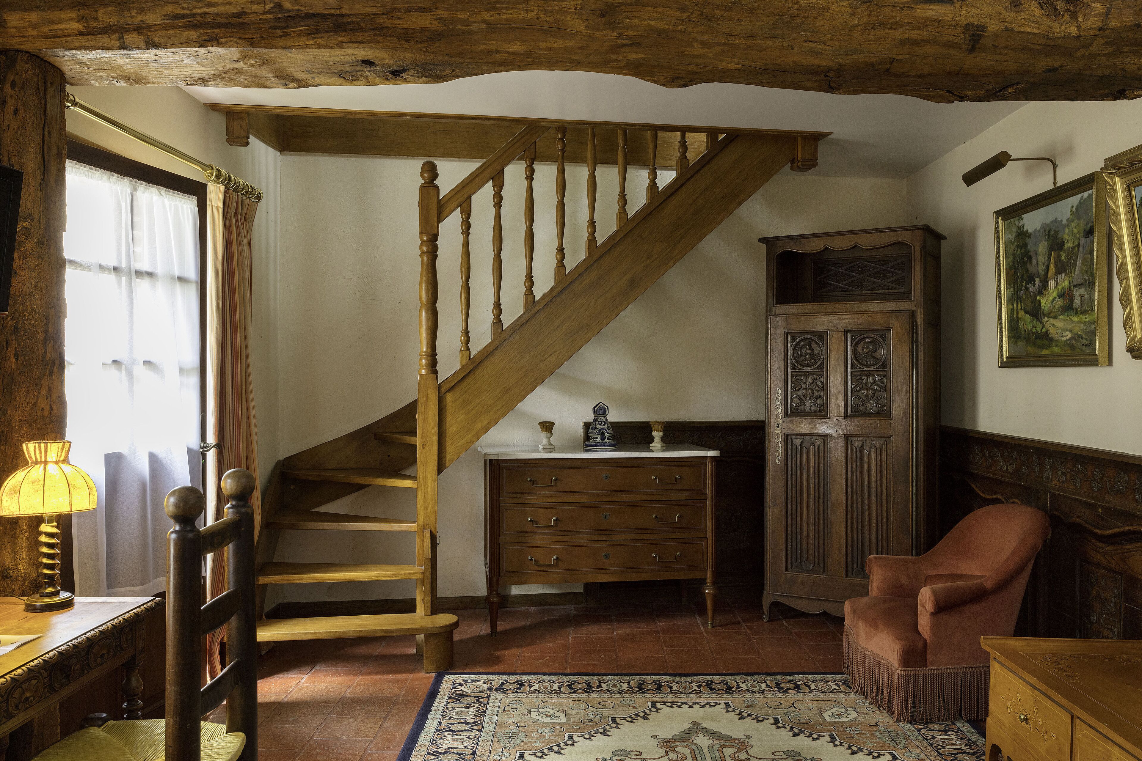 suite | premium bedding, minibar, desk, free cots/infant beds