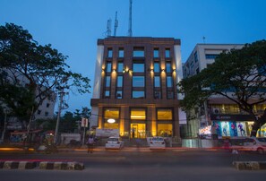 Façade de l’hébergement - soirée/nuit
