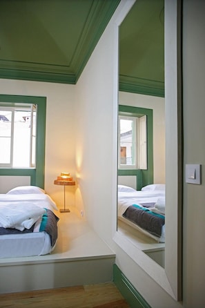 Shared Dormitory, Mixed Dorm, Shared Bathroom | Egyptian cotton sheets, individually decorated, free WiFi - 29 Madeira Hostel (Funchal)