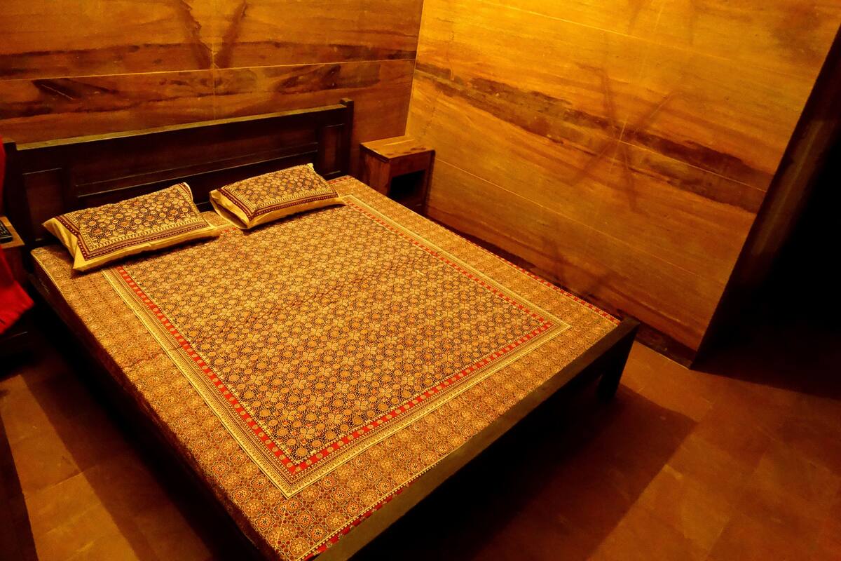 Basic Room, City View | Premium bedding, in-room safe, free WiFi