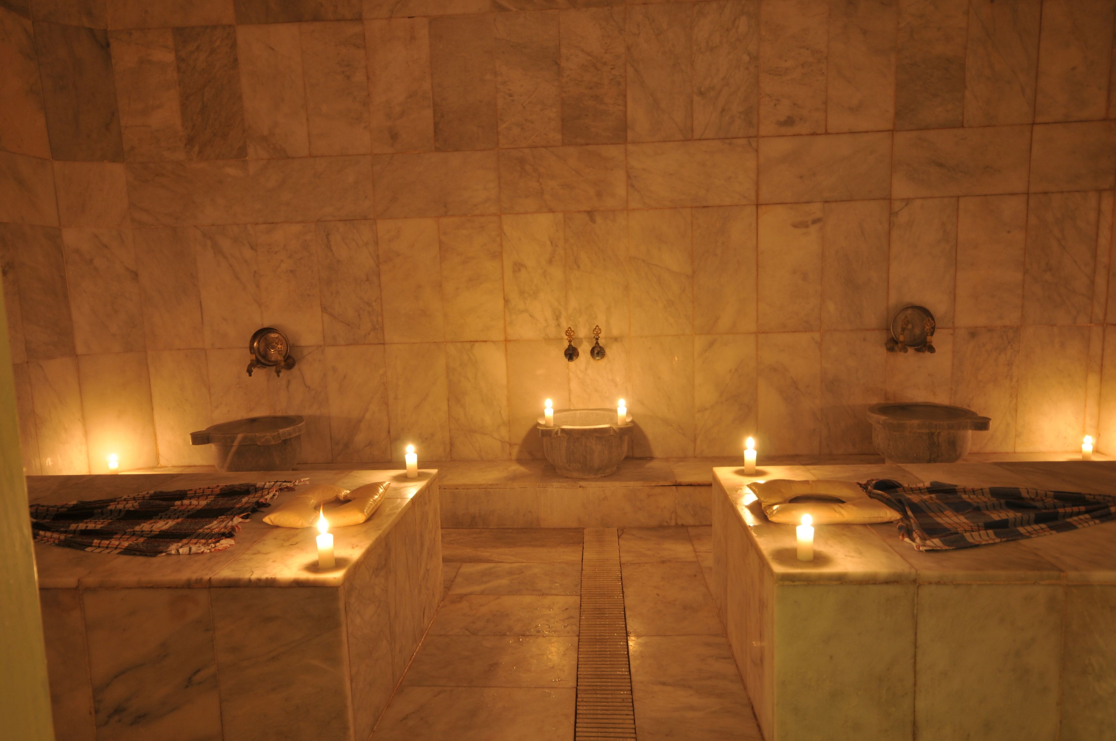 Un sauna, baño turco/hammam, salas de tratamiento o masajes