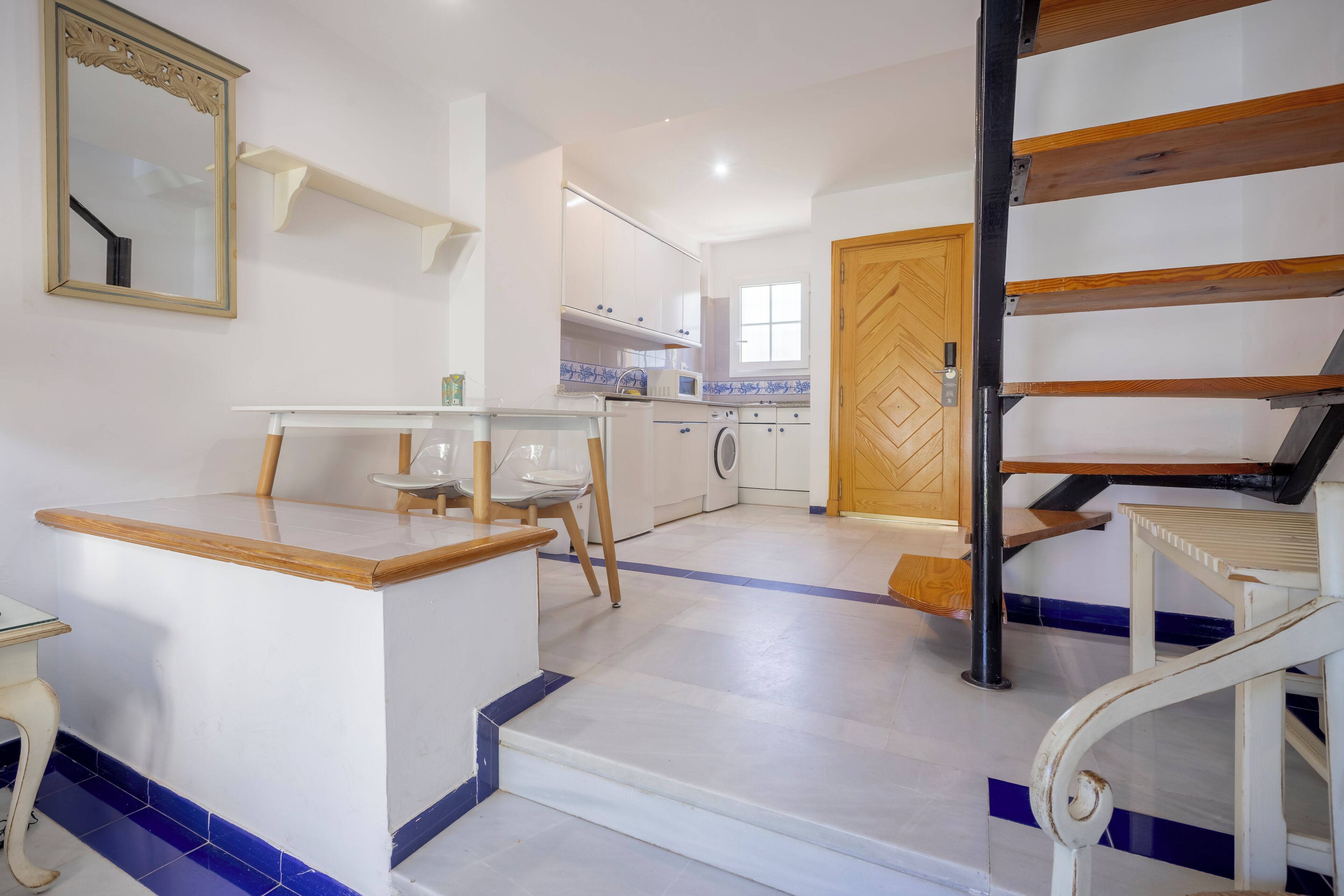 Dúplex, 2 habitaciones, balcón | Ropa de cama de alta calidad y caja fuerte