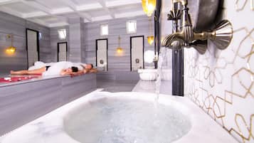 Ruang perawatan pasangan, sauna, ruang uap, dan pemandian Turki/hammam