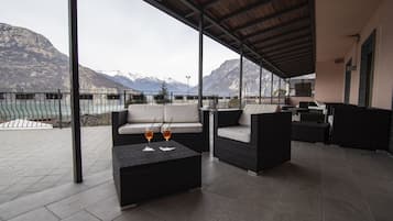 Camera Superior, vista lago | Terrasse/gårdhave