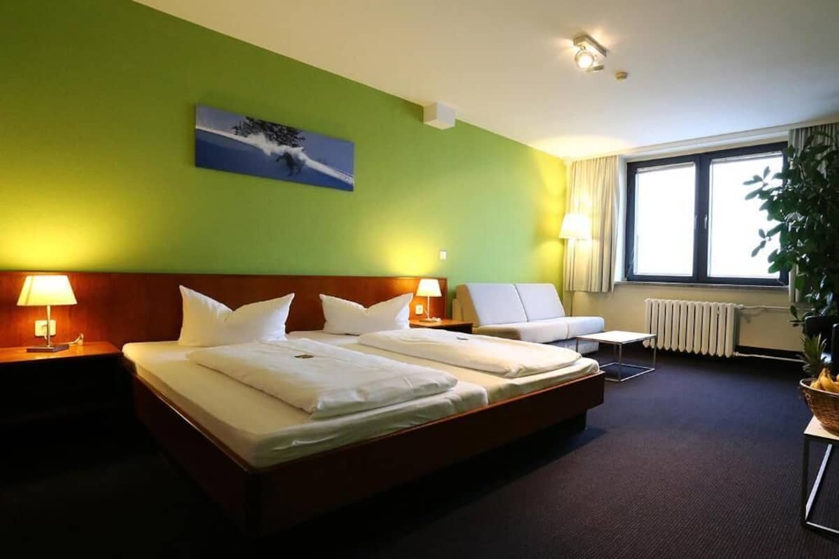 blackout curtains, free wifi, bed sheets