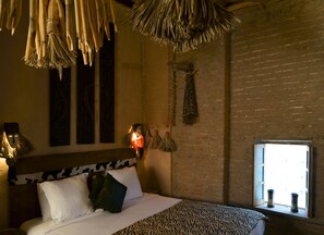 Habitación doble Deluxe, baño en la habitación | Caja de seguridad en la habitación, camas extra y wifi gratis