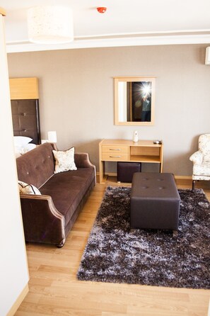 Premium bedding, minibar, in-room safe, desk