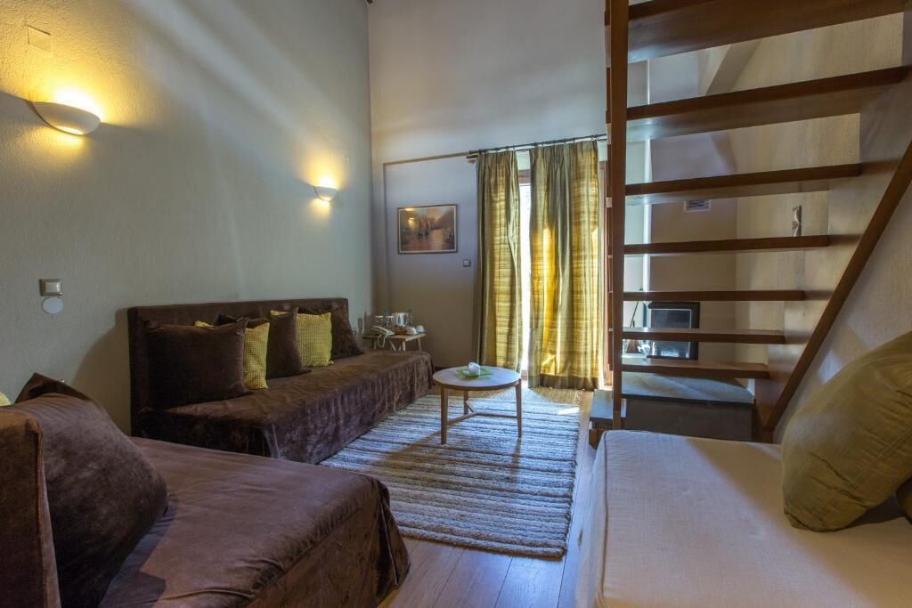 junior suite, 1 bedroom, mountain view | living area | 24-inch flat-screen tv with digital channels, tv