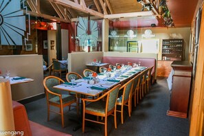 Lunch and dinner served, Chinese cuisine