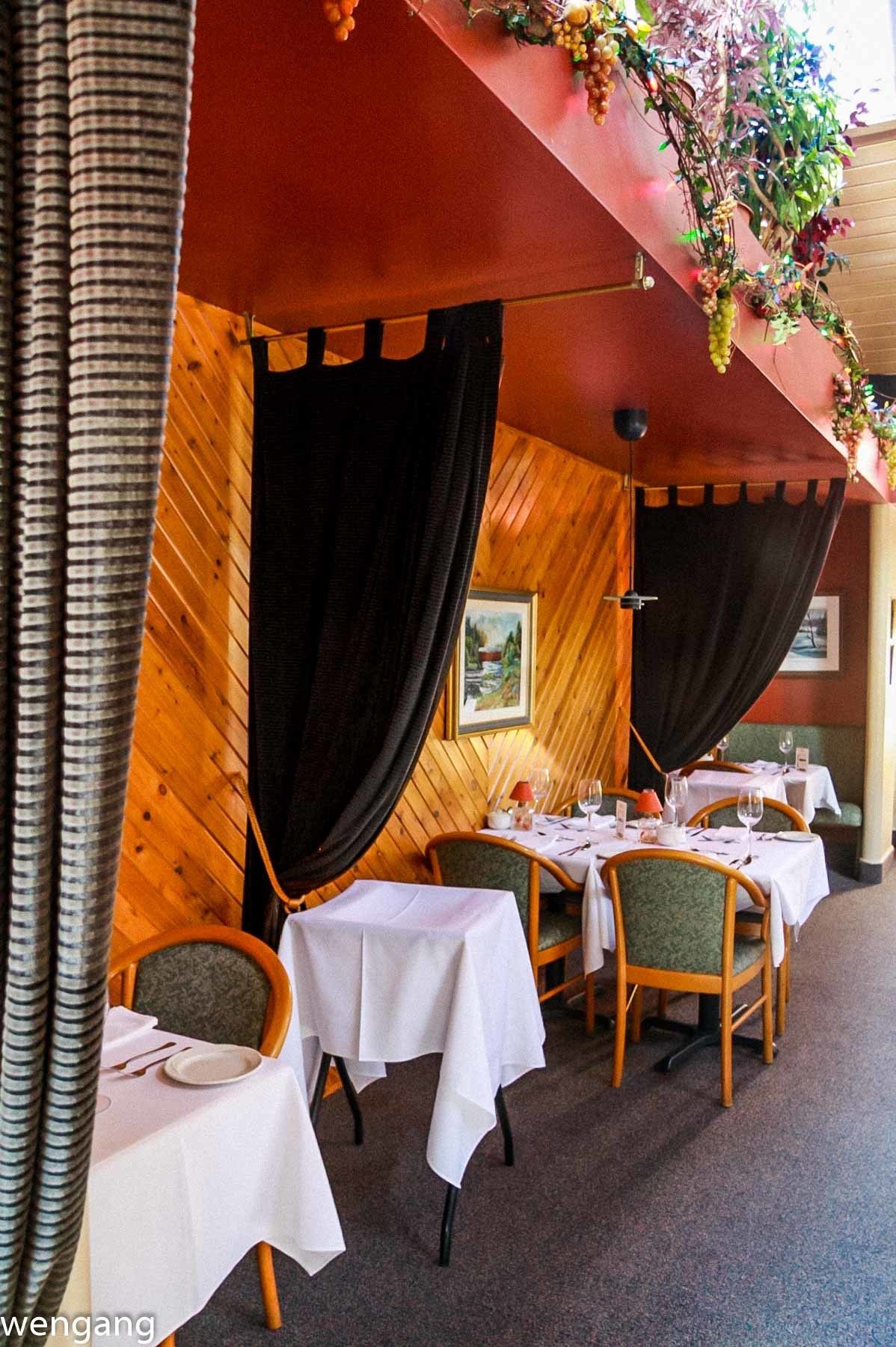 Lunch and dinner served, Chinese cuisine