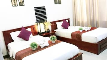 Standard Twin Room | Premium bedding, in-room safe, desk, free WiFi