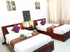 Standard Twin Room | Premium bedding, in-room safe, desk, free WiFi