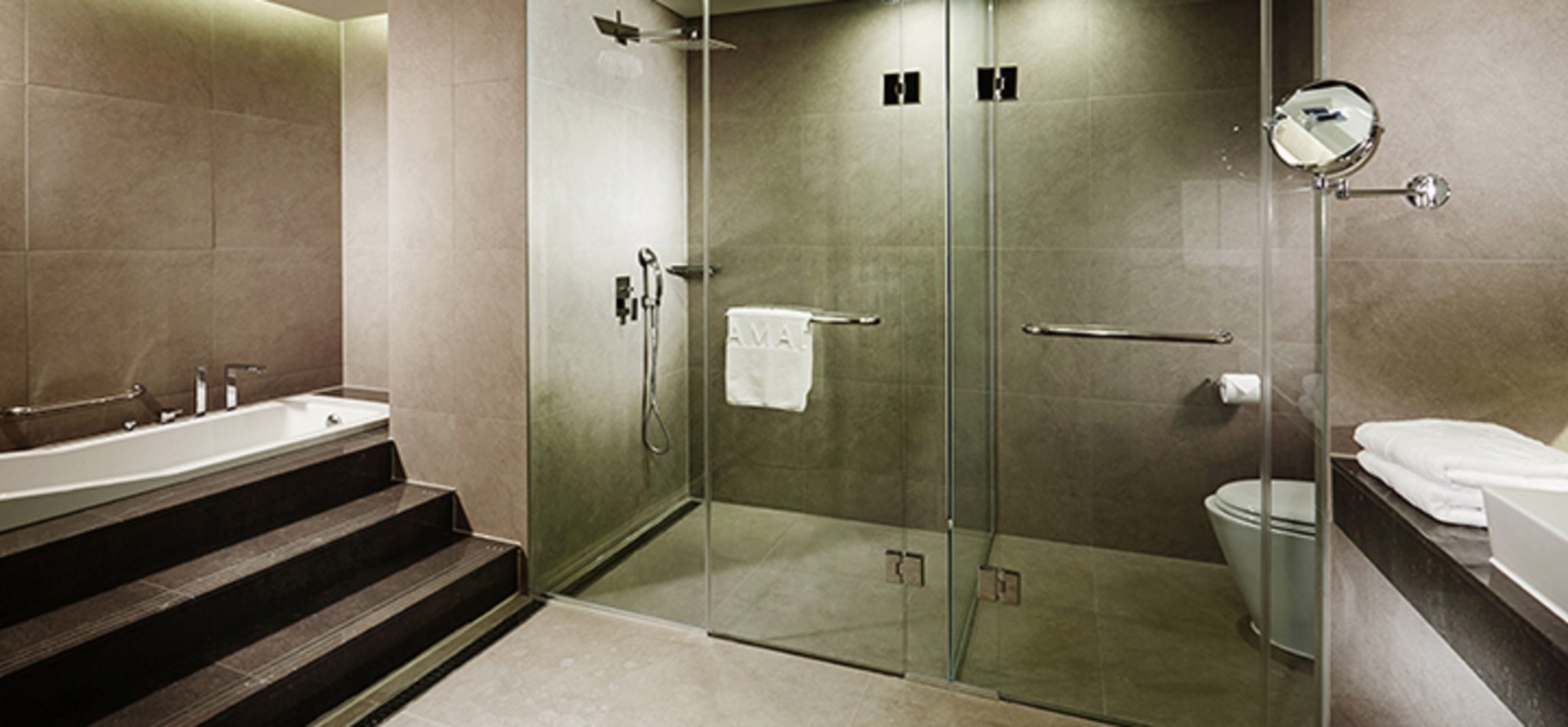 suite, 1 king bed | bathroom | shower, hair dryer, bathrobes, slippers