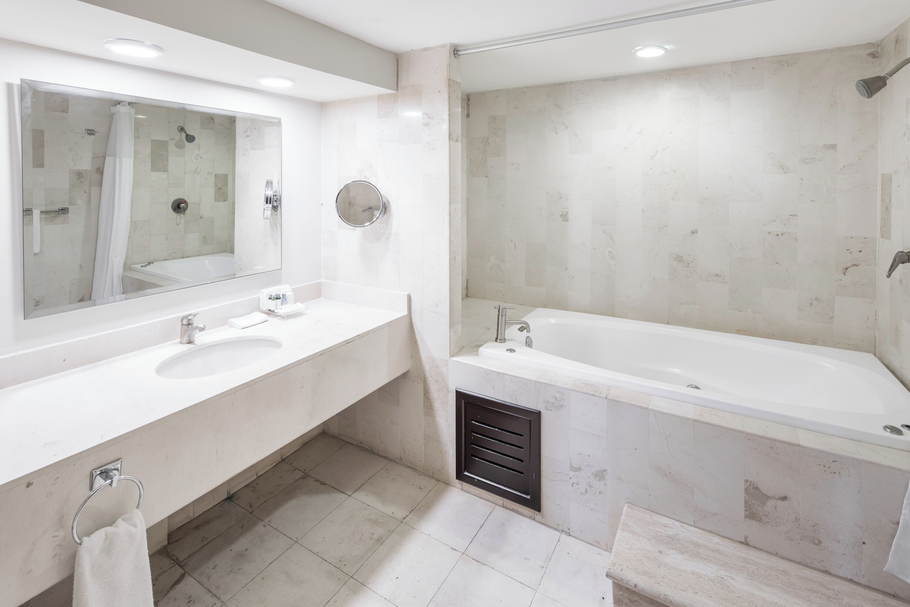 suite, 1 king bed, non smoking | bathroom | shower, free toiletries, hair dryer, towels