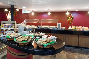 Desayuno buffet todos los días (con cargo)