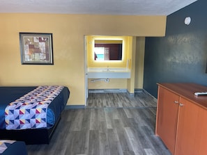 Classic Room, 2 Double Beds, Smoking | Free WiFi - Economy Inn (Hot Springs)